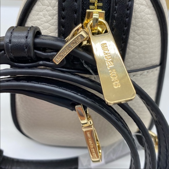 MICHAEL KORS BEDFORD XS DUFFLE XBODY LT CRM MULTI - Picture 3 of 16